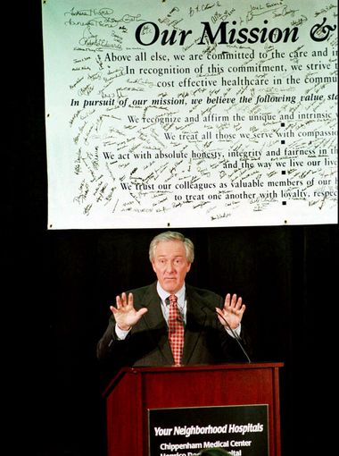 Dr. Thomas F. Frist Jr., chairman and CEO of Columbia/HCA Healthcare Corp., speaks to employees at Chippenham Medical Center in Richmond, Va., on Nov. 3, 1997